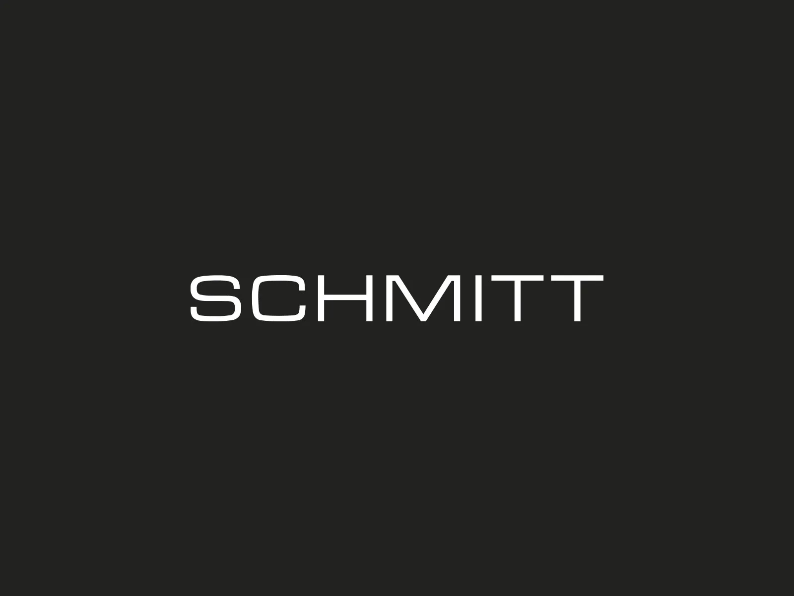 Weingut Schmitt: dritte Generation in Rheinhessen — Logo auf Markenfläche